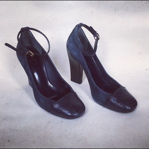 Tory Burch Mary Jane Pumps in Navy Blue